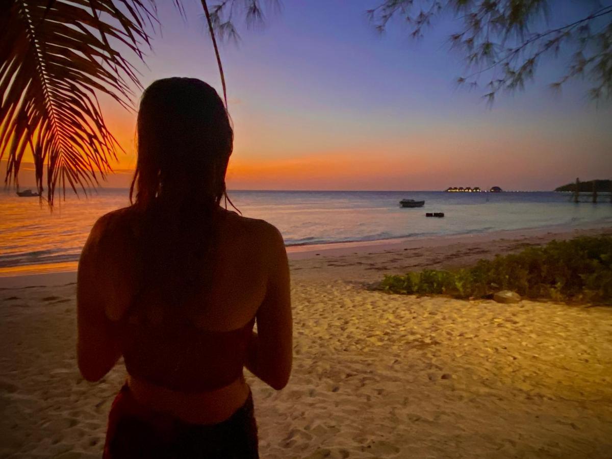 بويجو Villa Orchid Beach Guest House المظهر الخارجي الصورة